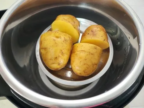 boiling potatoes