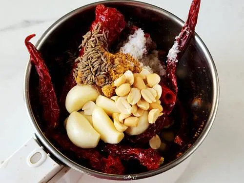 ingredients to make garlic chutney