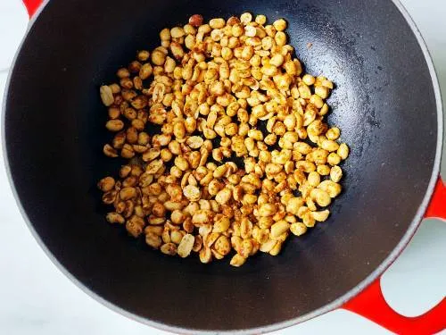 roasted masala peanuts to make dabeli