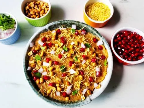 layered dabeli stuffing in a bowl