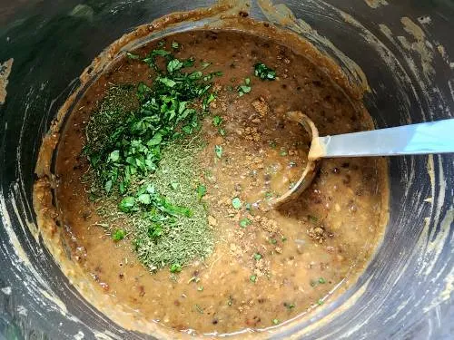 kasuri methi in urad dal