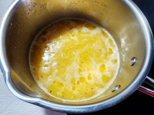 boiling saffron water